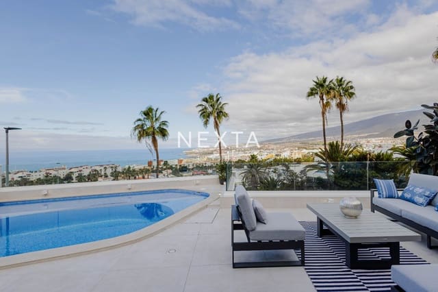 4 soveværelse Villa til salg i Playa del Duque, Adeje med swimmingpool garage - € 2.600.000 (Ref: 9696971)