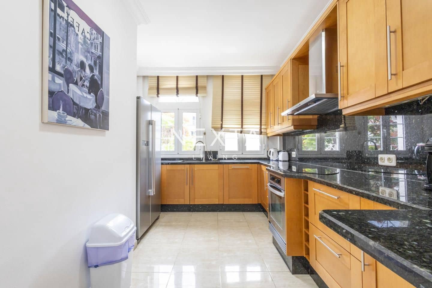 4 slaapkamer Villa te koop in Playa del Duque met zwembad garage - € 2.060.000 (Ref: 9697791)