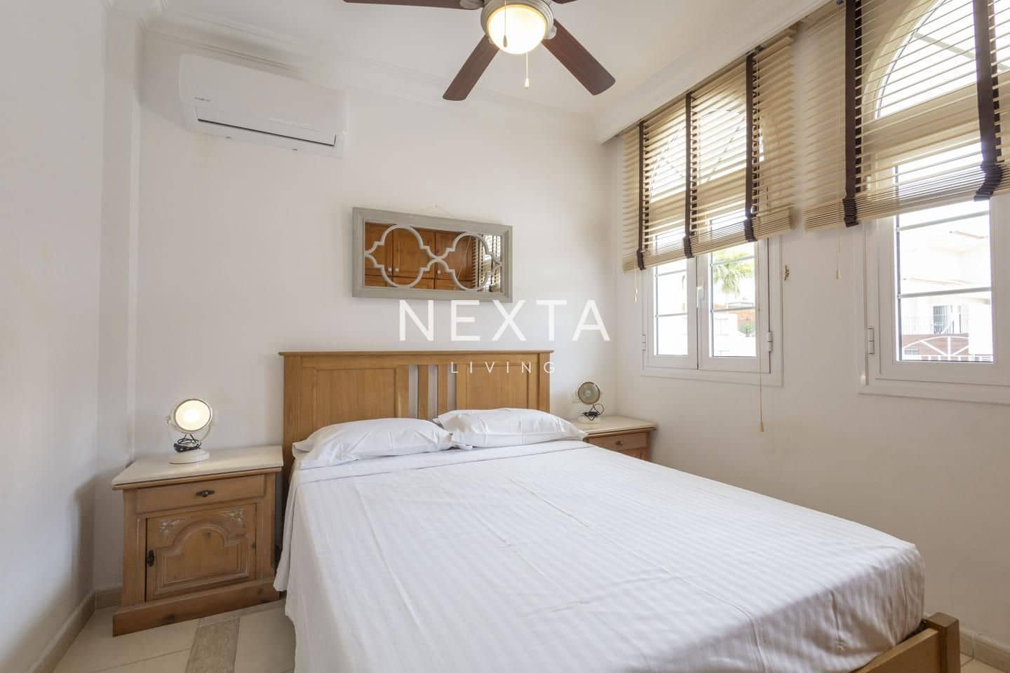 4 slaapkamer Villa te koop in Playa del Duque met zwembad garage - € 2.060.000 (Ref: 9697791)