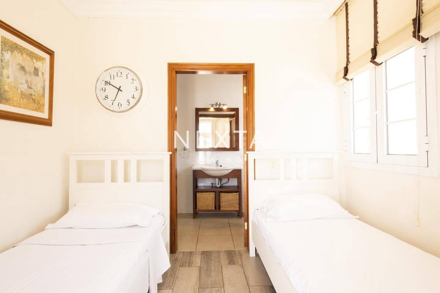 4 slaapkamer Villa te koop in Playa del Duque met zwembad garage - € 2.060.000 (Ref: 9697791)