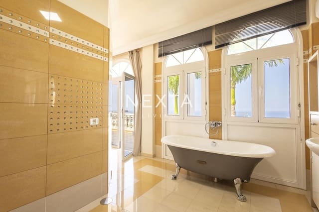 4 soveværelse Villa til salg i Playa del Duque, Adeje med swimmingpool garage - € 2.060.000 (Ref: 9697791)