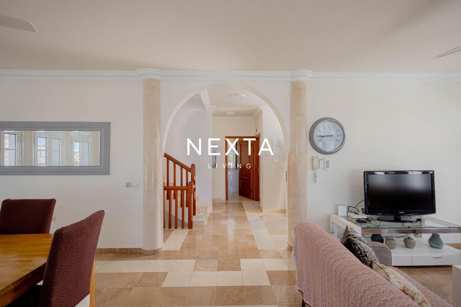 4 bedroom Villa for sale in Playa del Duque with pool garage - € 2,060,000 (Ref: 9697791)
