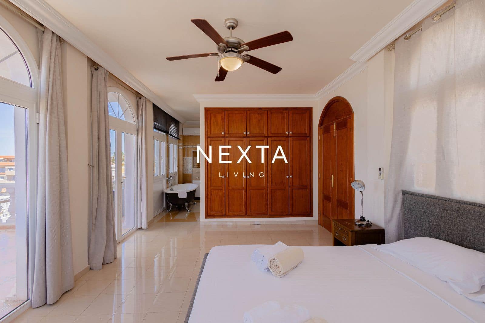4 bedroom Villa for sale in Playa del Duque with pool garage - € 2,060,000 (Ref: 9697791)