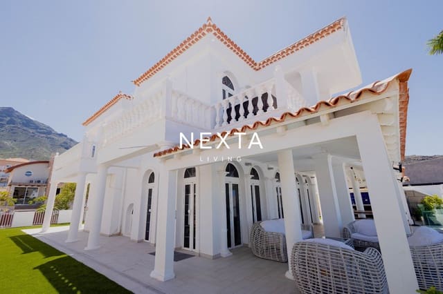 4 soveværelse Villa til salg i Playa del Duque, Adeje med swimmingpool garage - € 2.060.000 (Ref: 9697791)