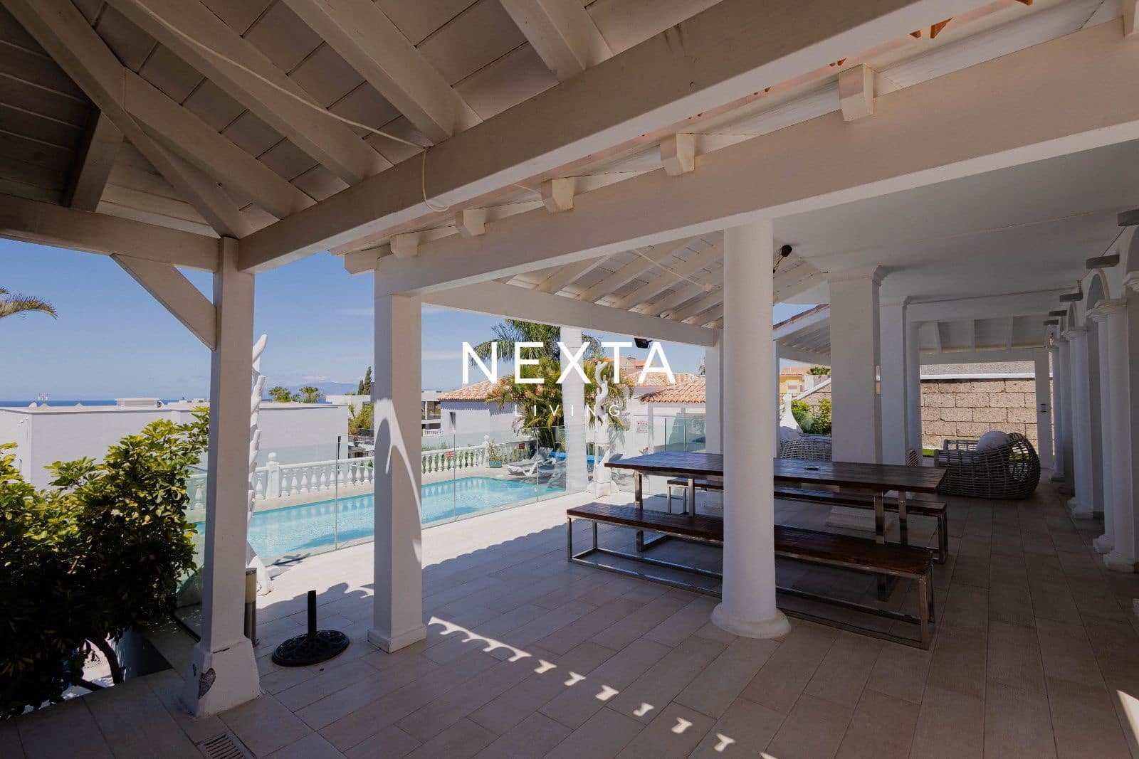 4 bedroom Villa for sale in Playa del Duque with pool garage - € 2,060,000 (Ref: 9697791)