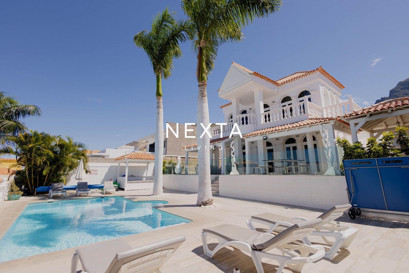 4 bedroom Villa for sale in Playa del Duque with pool garage - € 2,060,000 (Ref: 9697791)