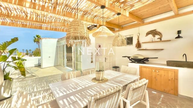 Chalet de 5 habitaciones en Chayofa, Arona en venta con piscina garaje - 1.270.000 € (Ref: 9697795)
