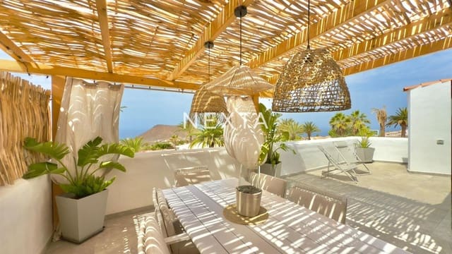 Chalet de 5 habitaciones en Chayofa, Arona en venta con piscina garaje - 1.270.000 € (Ref: 9697795)