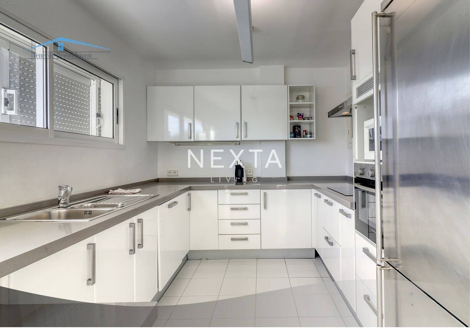 Chalet de 5 habitaciones en Costa Adeje en venta con piscina garaje - 1.700.000 € (Ref: 9709202)