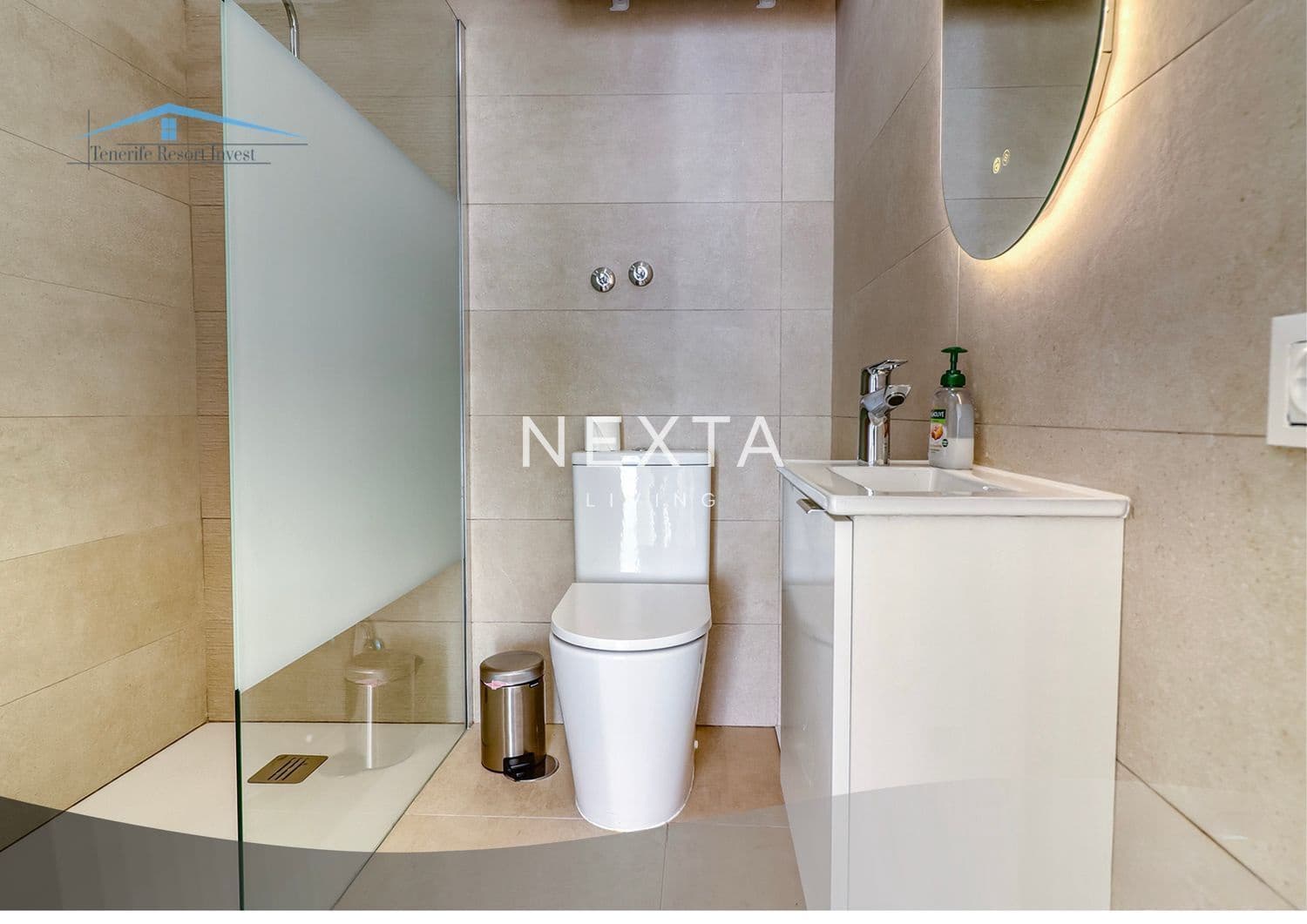 Chalet de 5 habitaciones en Costa Adeje en venta con piscina garaje - 1.700.000 € (Ref: 9709202)