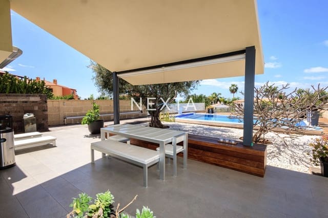 3 soveværelse Villa til salg i Playa del Duque, Adeje med swimmingpool garage - € 2.400.000 (Ref: 9709203)