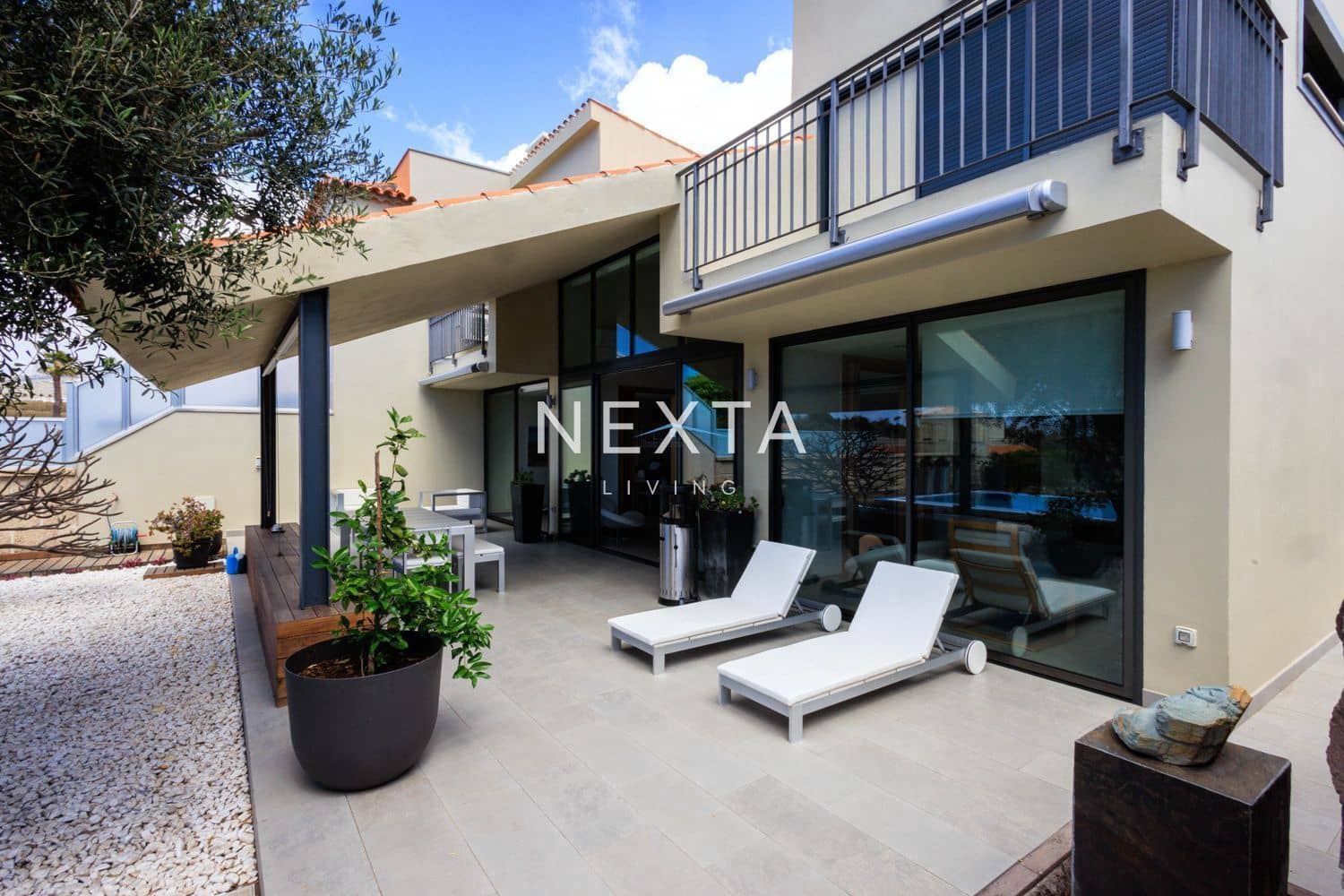 3 slaapkamer Villa te koop in Costa Adeje met zwembad garage - € 2.400.000 (Ref: 9709203)