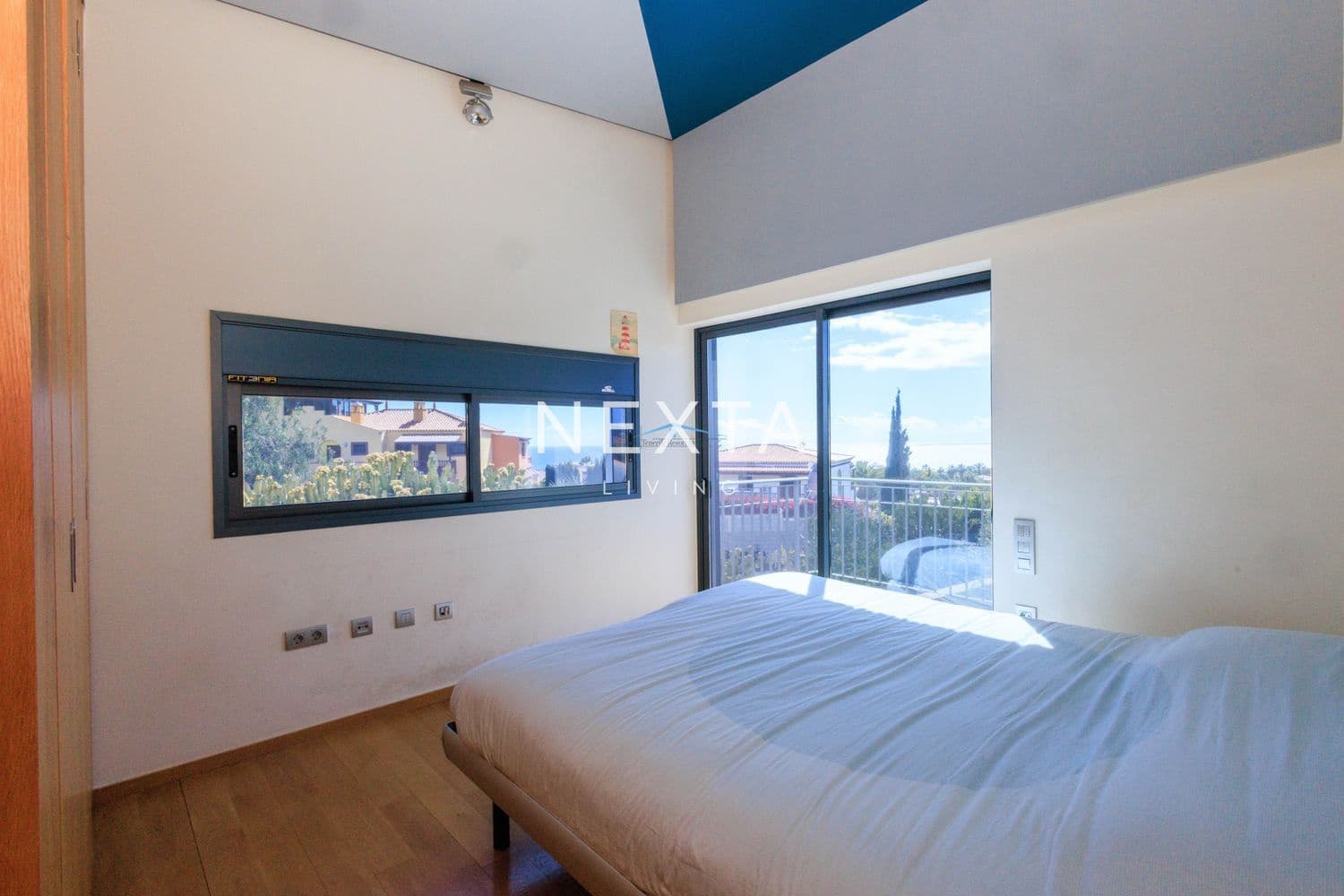 3 slaapkamer Villa te koop in Costa Adeje met zwembad garage - € 2.400.000 (Ref: 9709203)