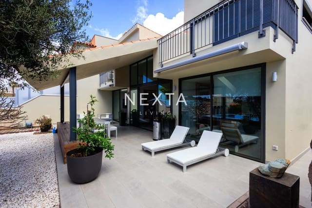 3 soveværelse Villa til salg i Playa del Duque, Adeje med swimmingpool garage - € 2.400.000 (Ref: 9709203)