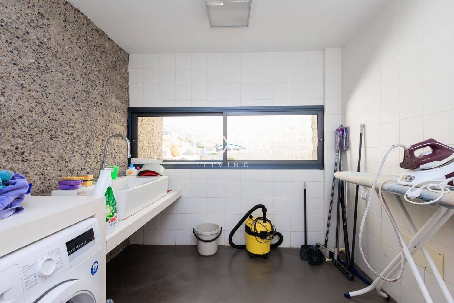 3 slaapkamer Villa te koop in Costa Adeje met zwembad garage - € 2.400.000 (Ref: 9709203)