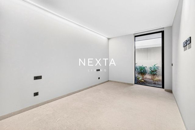 2 makuuhuone Asunto myytävänä paikassa Callao Salvaje, Adeje mukana uima-altaan 
autotalli - 1 060 000 € (Ref: 9785996)