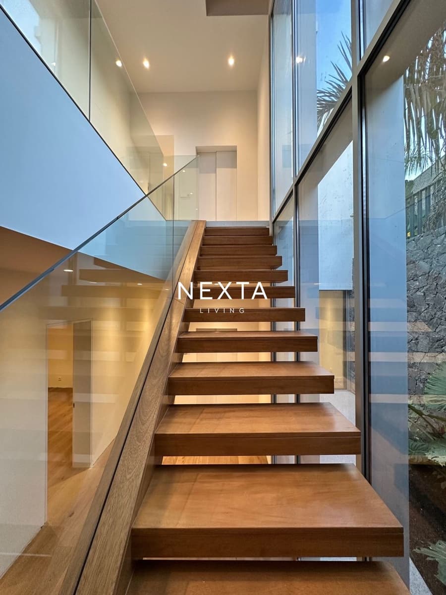 6 slaapkamer Villa te koop in Guia de Isora met zwembad garage - € 6.400.000 (Ref: 9786004)