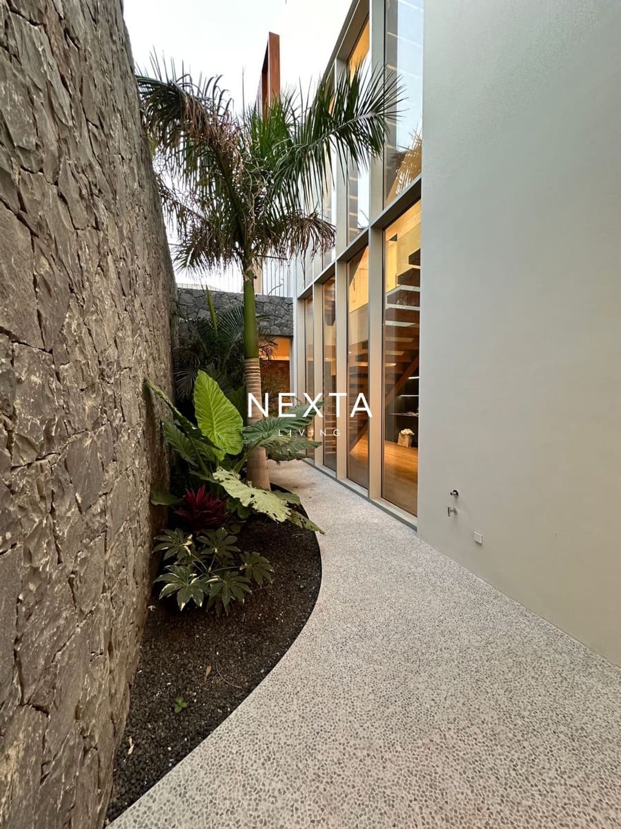 6 slaapkamer Villa te koop in Guia de Isora met zwembad garage - € 6.400.000 (Ref: 9786004)