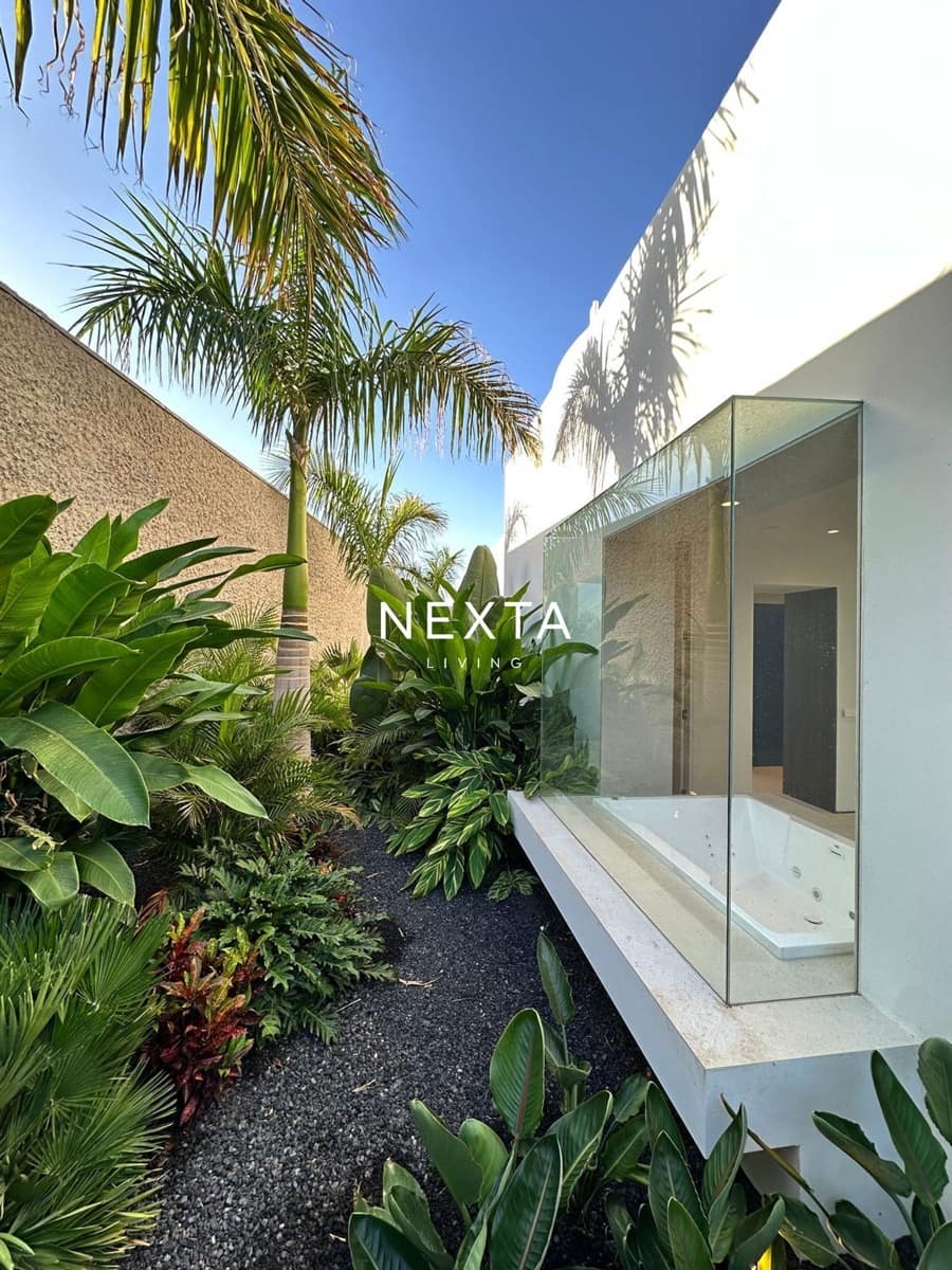 6 slaapkamer Villa te koop in Guia de Isora met zwembad garage - € 6.400.000 (Ref: 9786004)