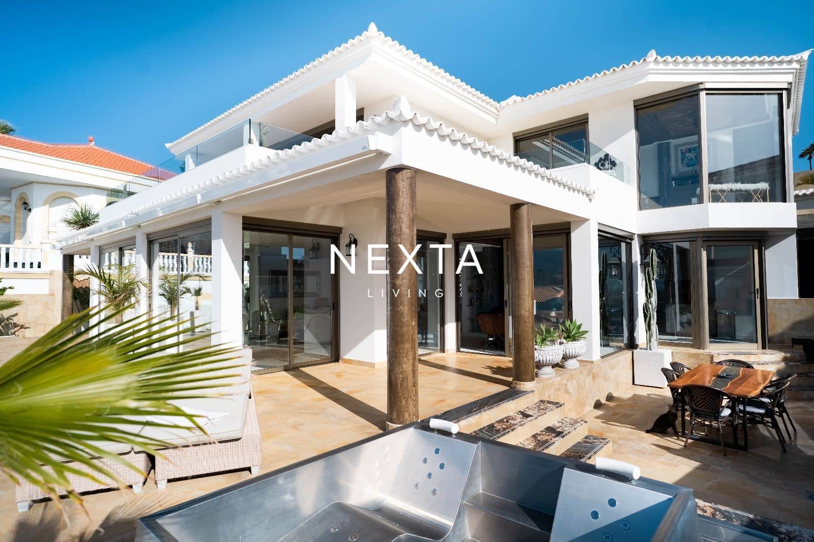 4 soverom Villa til salgs i Costa Adeje med svømmebasseng garasje - € 5 500 000 (Ref: 9786005)