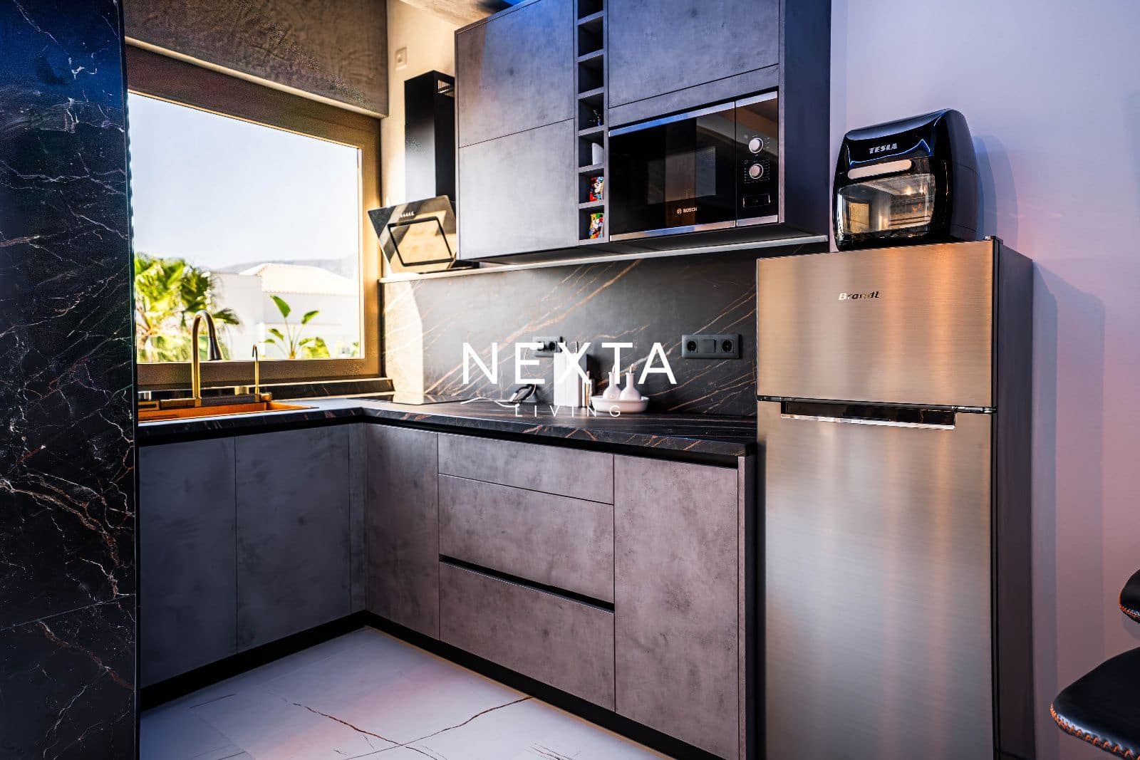 4 soverom Villa til salgs i Costa Adeje med svømmebasseng garasje - € 5 500 000 (Ref: 9786005)