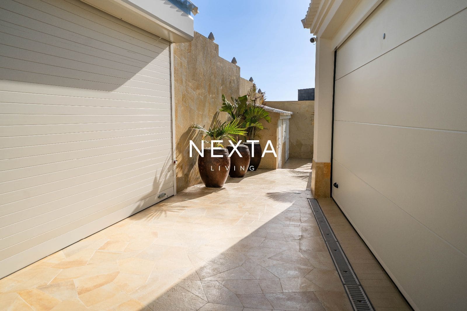 4 soverom Villa til salgs i Costa Adeje med svømmebasseng garasje - € 5 500 000 (Ref: 9786005)