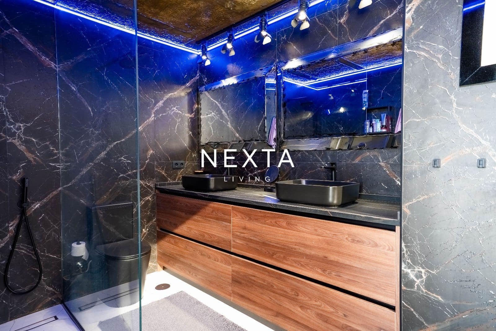 4 soverom Villa til salgs i Costa Adeje med svømmebasseng garasje - € 5 500 000 (Ref: 9786005)