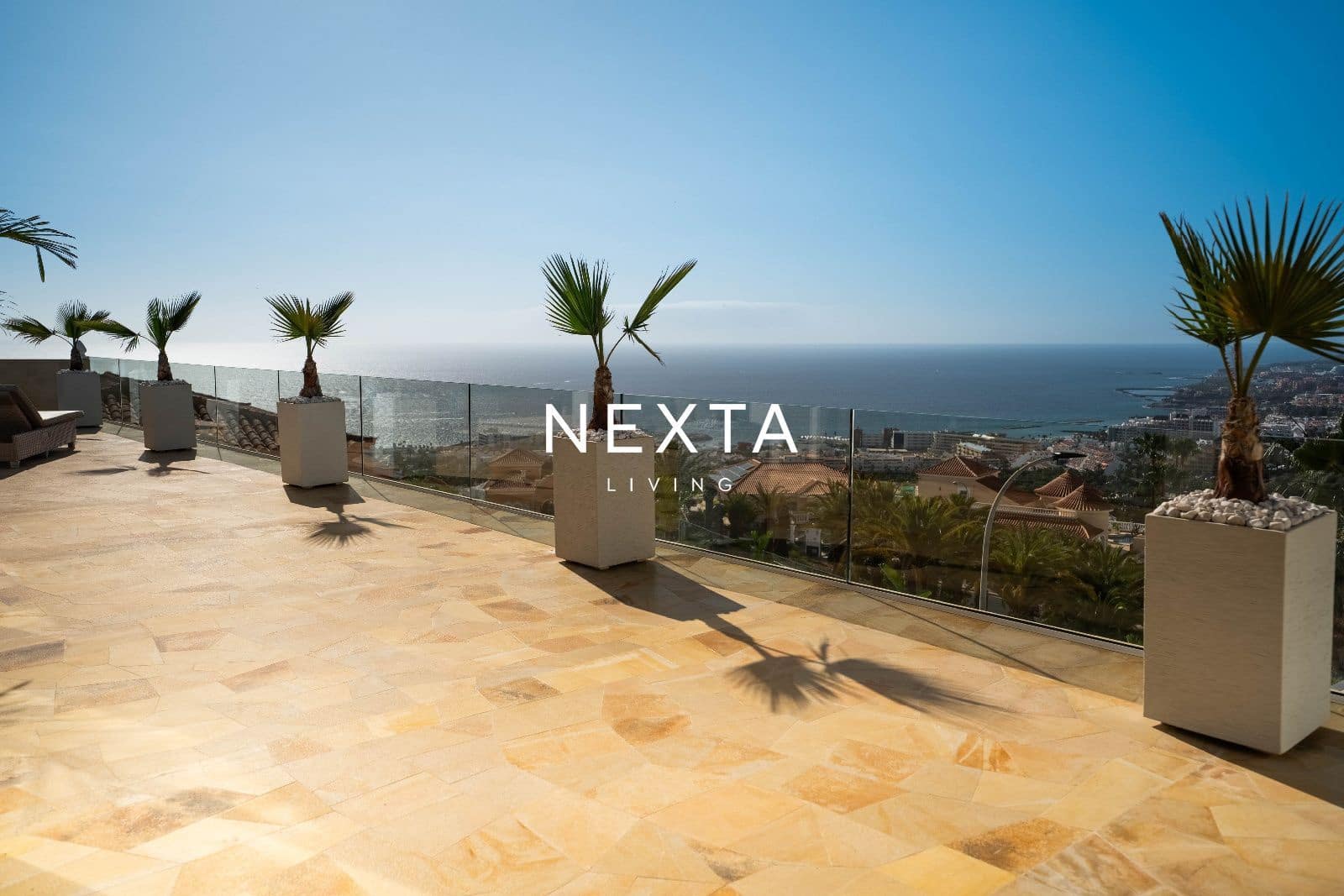 4 soverom Villa til salgs i Costa Adeje med svømmebasseng garasje - € 5 500 000 (Ref: 9786005)