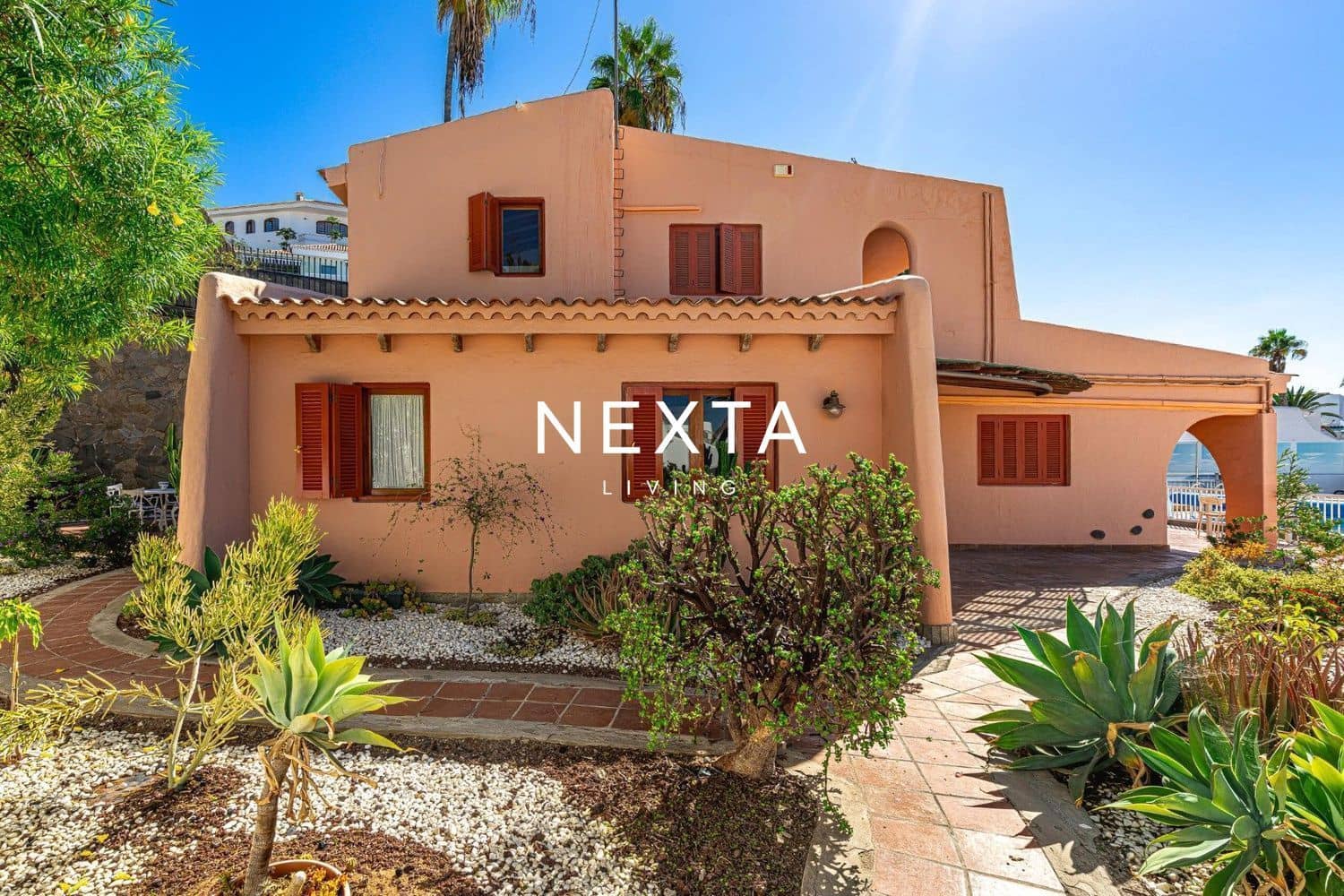 4 soverom Villa til salgs i Costa Adeje med svømmebasseng garasje - € 1 150 000 (Ref: 9786006)