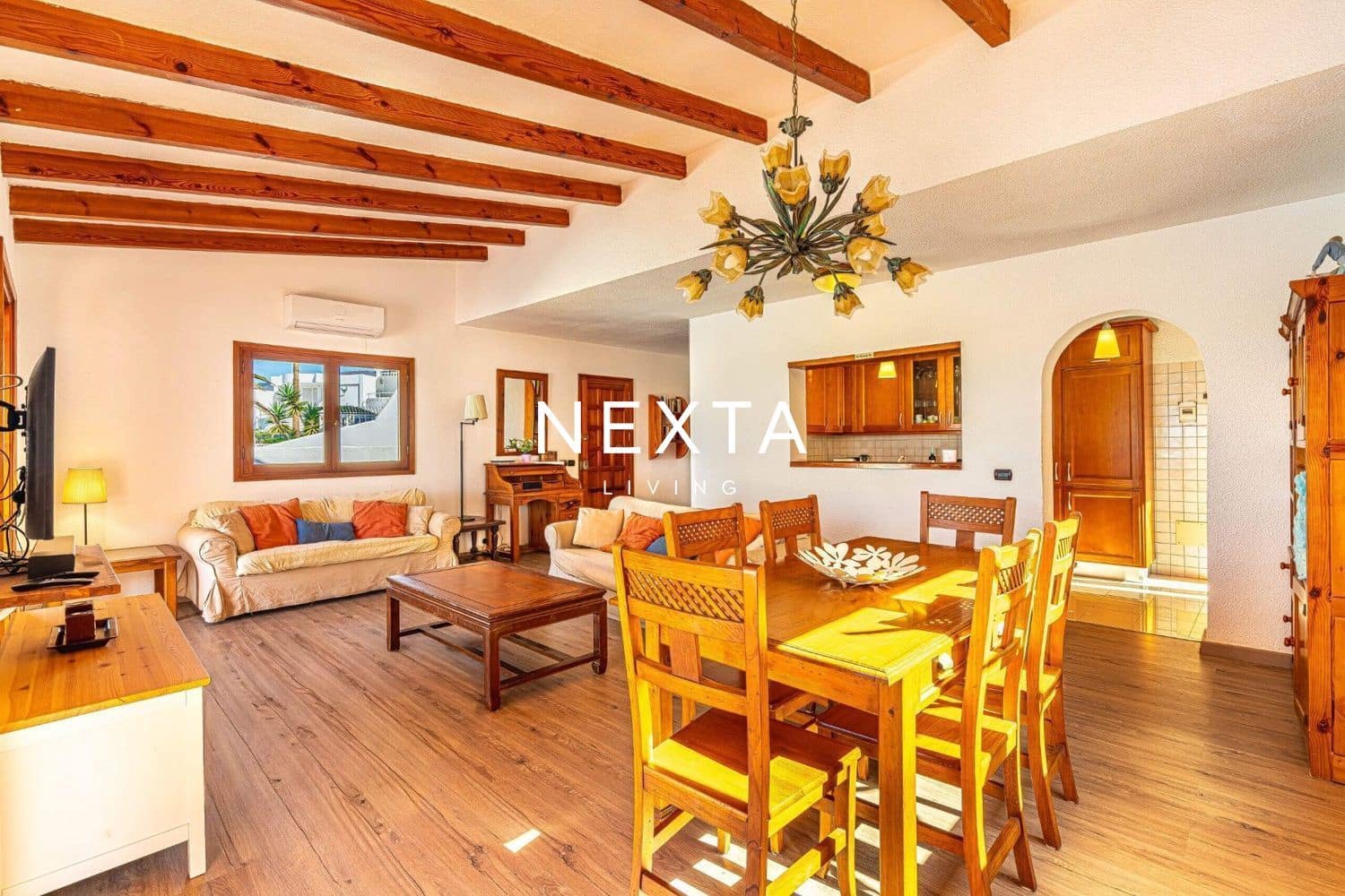 4 soverom Villa til salgs i Costa Adeje med svømmebasseng garasje - € 1 150 000 (Ref: 9786006)