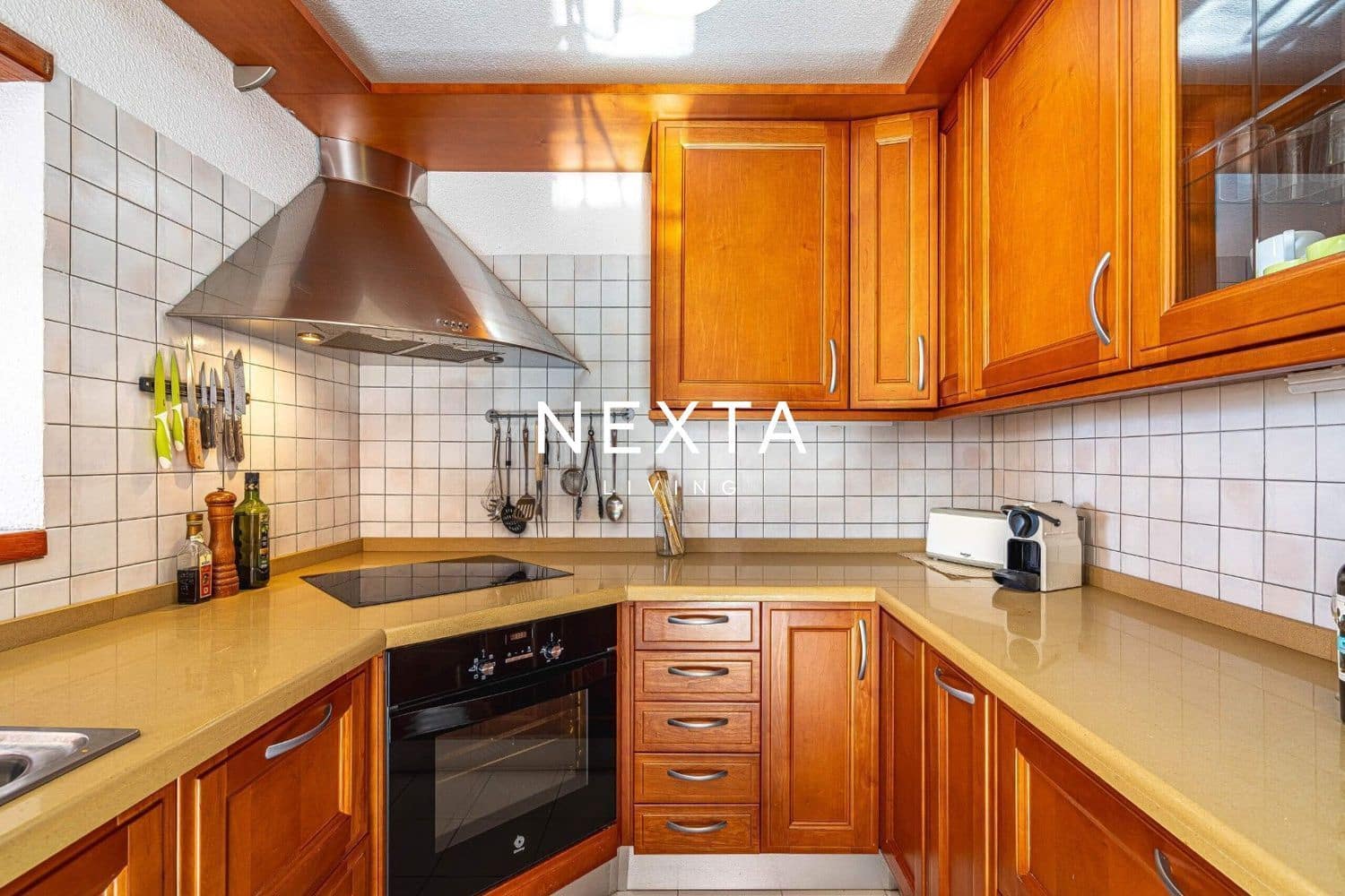 4 soverom Villa til salgs i Costa Adeje med svømmebasseng garasje - € 1 150 000 (Ref: 9786006)