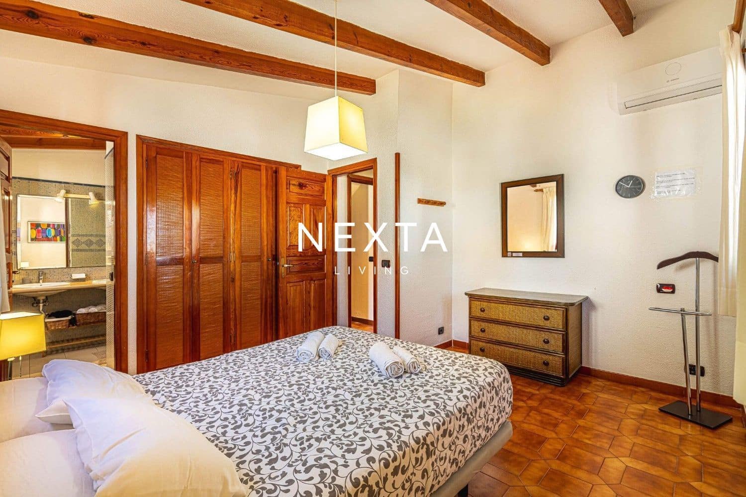 4 soverom Villa til salgs i Costa Adeje med svømmebasseng garasje - € 1 150 000 (Ref: 9786006)