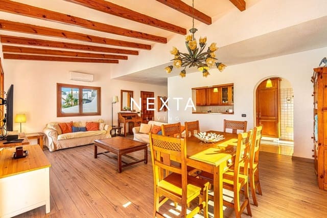 4 sypialnia Willa na sprzedaż w San Eugenio Alto, Adeje z basenem garażem - 1 150 000 € (Ref: 9786006)