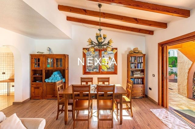 4 sypialnia Willa na sprzedaż w San Eugenio Alto, Adeje z basenem garażem - 1 150 000 € (Ref: 9786006)