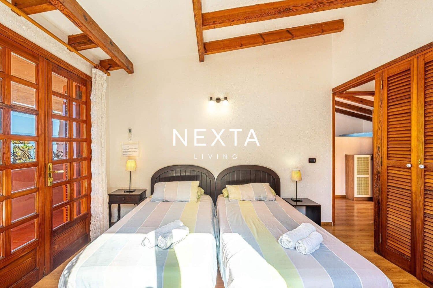 4 soverom Villa til salgs i Costa Adeje med svømmebasseng garasje - € 1 150 000 (Ref: 9786006)