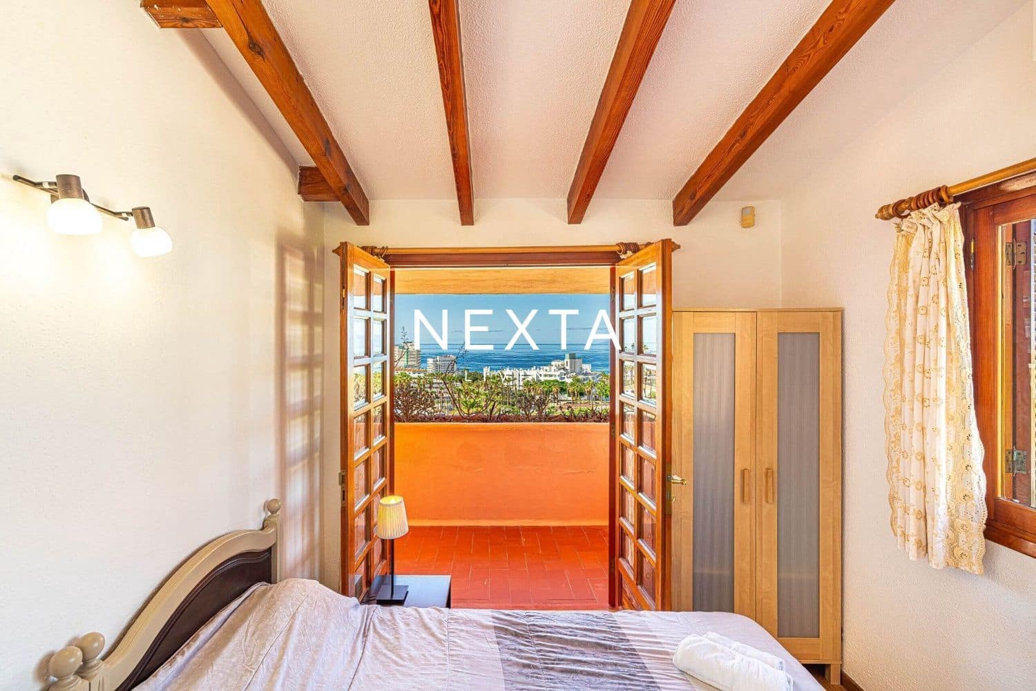 4 soverom Villa til salgs i Costa Adeje med svømmebasseng garasje - € 1 150 000 (Ref: 9786006)