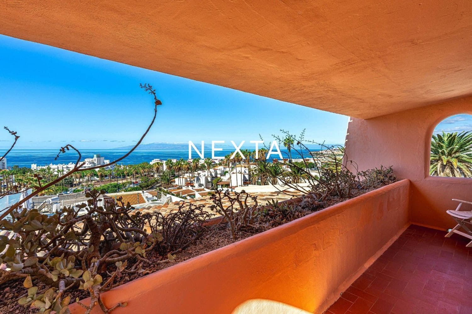 4 soverom Villa til salgs i Costa Adeje med svømmebasseng garasje - € 1 150 000 (Ref: 9786006)