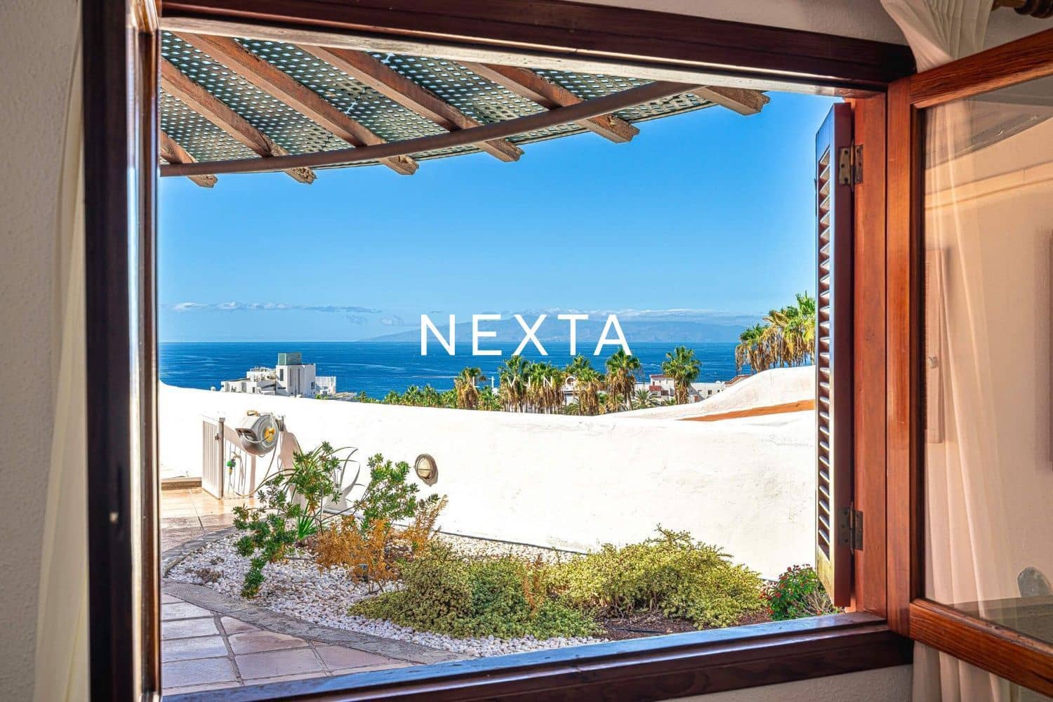 4 soverom Villa til salgs i Costa Adeje med svømmebasseng garasje - € 1 150 000 (Ref: 9786006)