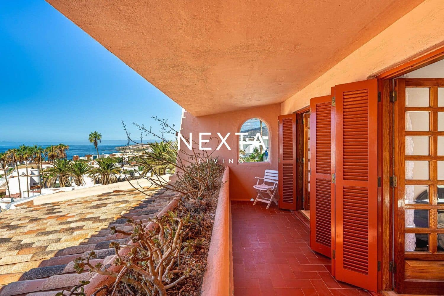 4 soverom Villa til salgs i Costa Adeje med svømmebasseng garasje - € 1 150 000 (Ref: 9786006)