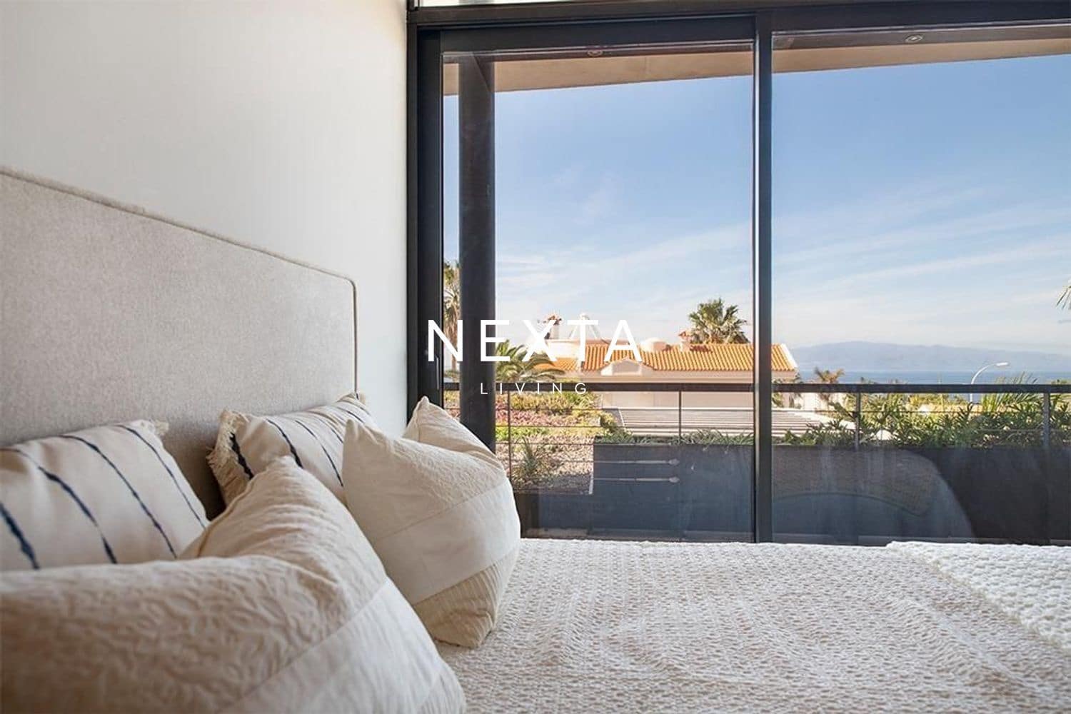 4 soveværelse Villa til salg i Playa Paraiso med swimmingpool garage - € 5.500.000 (Ref: 9800072)