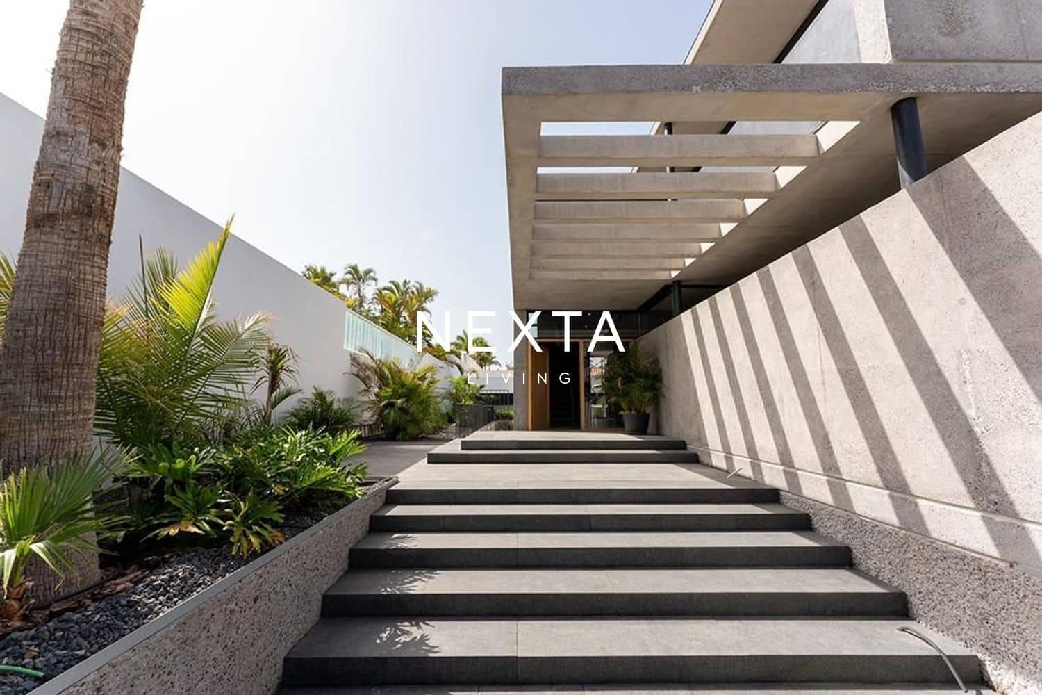 4 soveværelse Villa til salg i Playa Paraiso med swimmingpool garage - € 5.500.000 (Ref: 9800072)