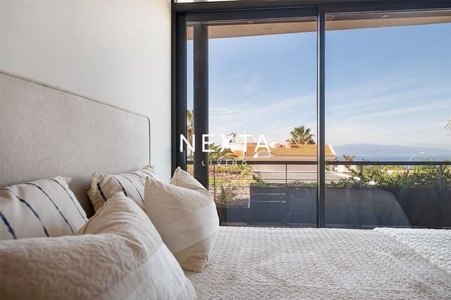 4 soveværelse Villa til salg i Playa Paraiso, Adeje med swimmingpool garage - € 5.500.000 (Ref: 9800072)