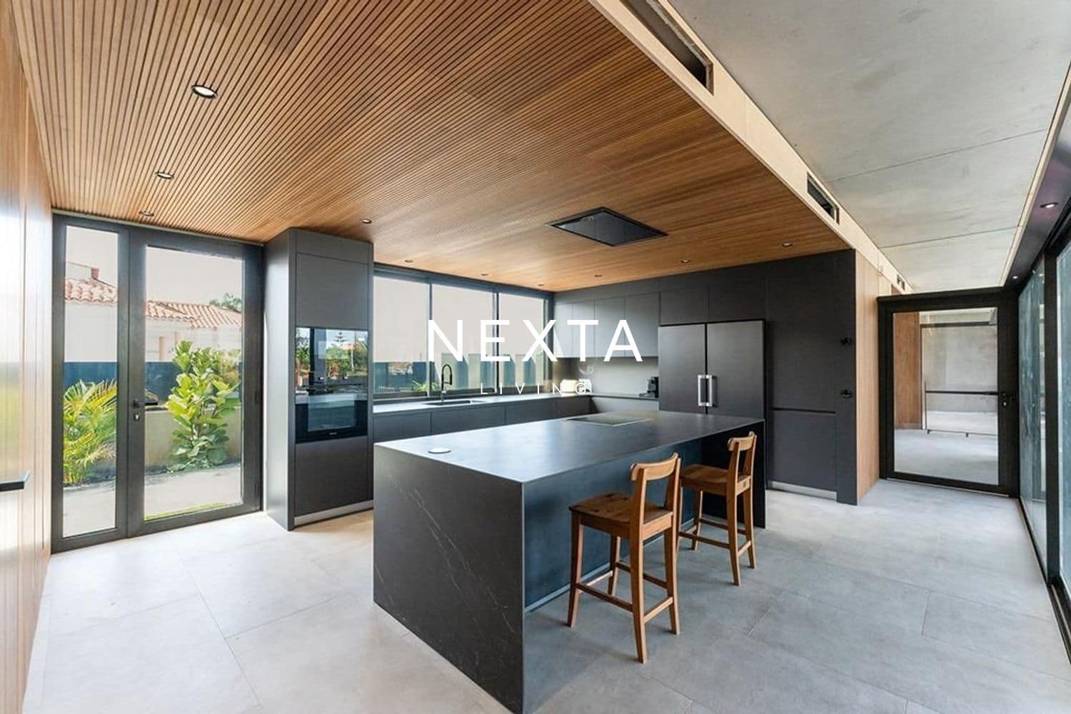 4 soveværelse Villa til salg i Playa Paraiso med swimmingpool garage - € 5.500.000 (Ref: 9800072)