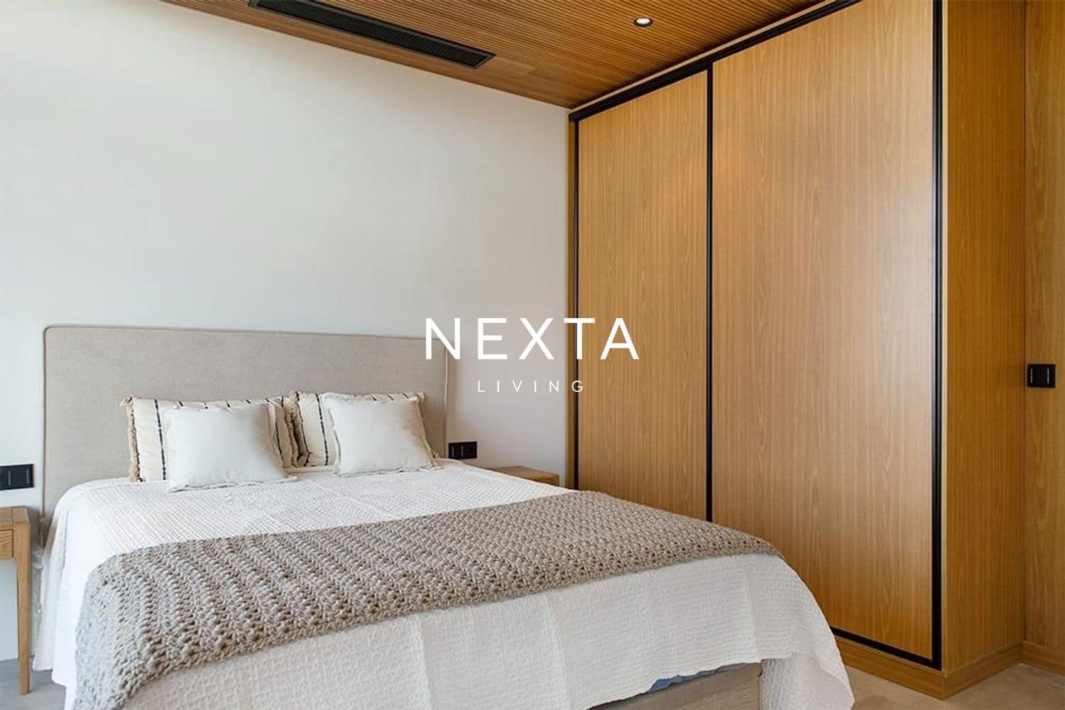 4 soveværelse Villa til salg i Playa Paraiso med swimmingpool garage - € 5.500.000 (Ref: 9800072)