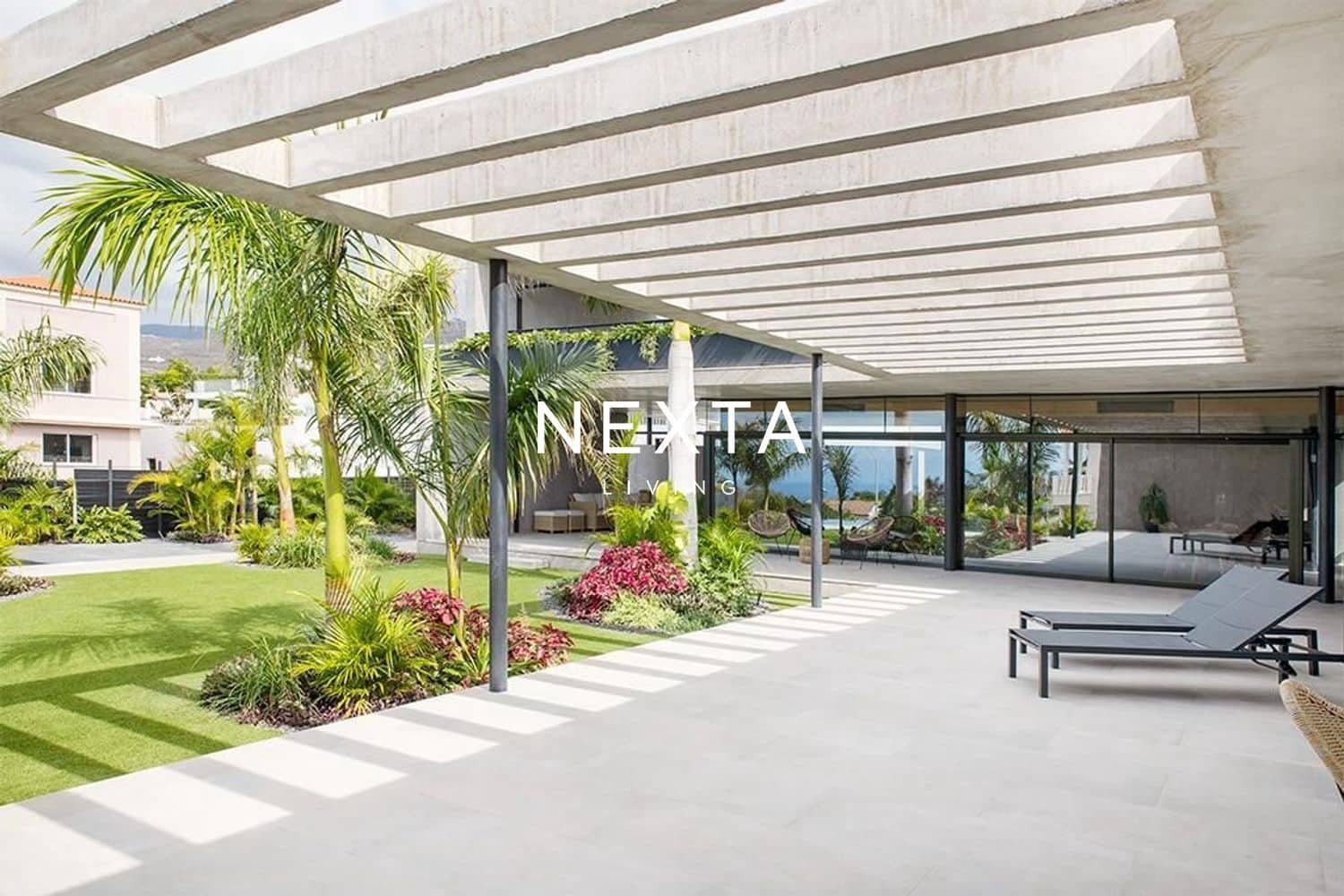 4 soveværelse Villa til salg i Playa Paraiso med swimmingpool garage - € 5.500.000 (Ref: 9800072)