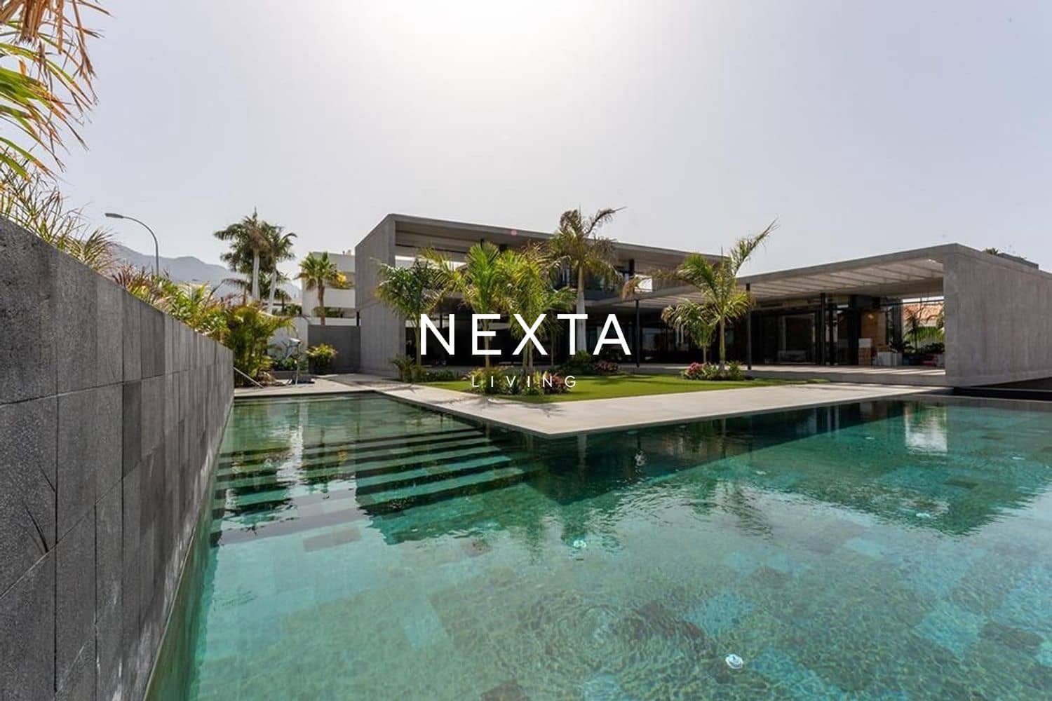 4 soveværelse Villa til salg i Playa Paraiso med swimmingpool garage - € 5.500.000 (Ref: 9800072)