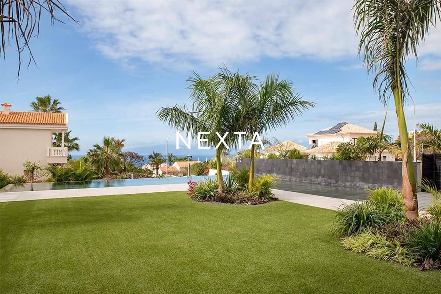 4 soveværelse Villa til salg i Playa Paraiso med swimmingpool garage - € 5.500.000 (Ref: 9800072)