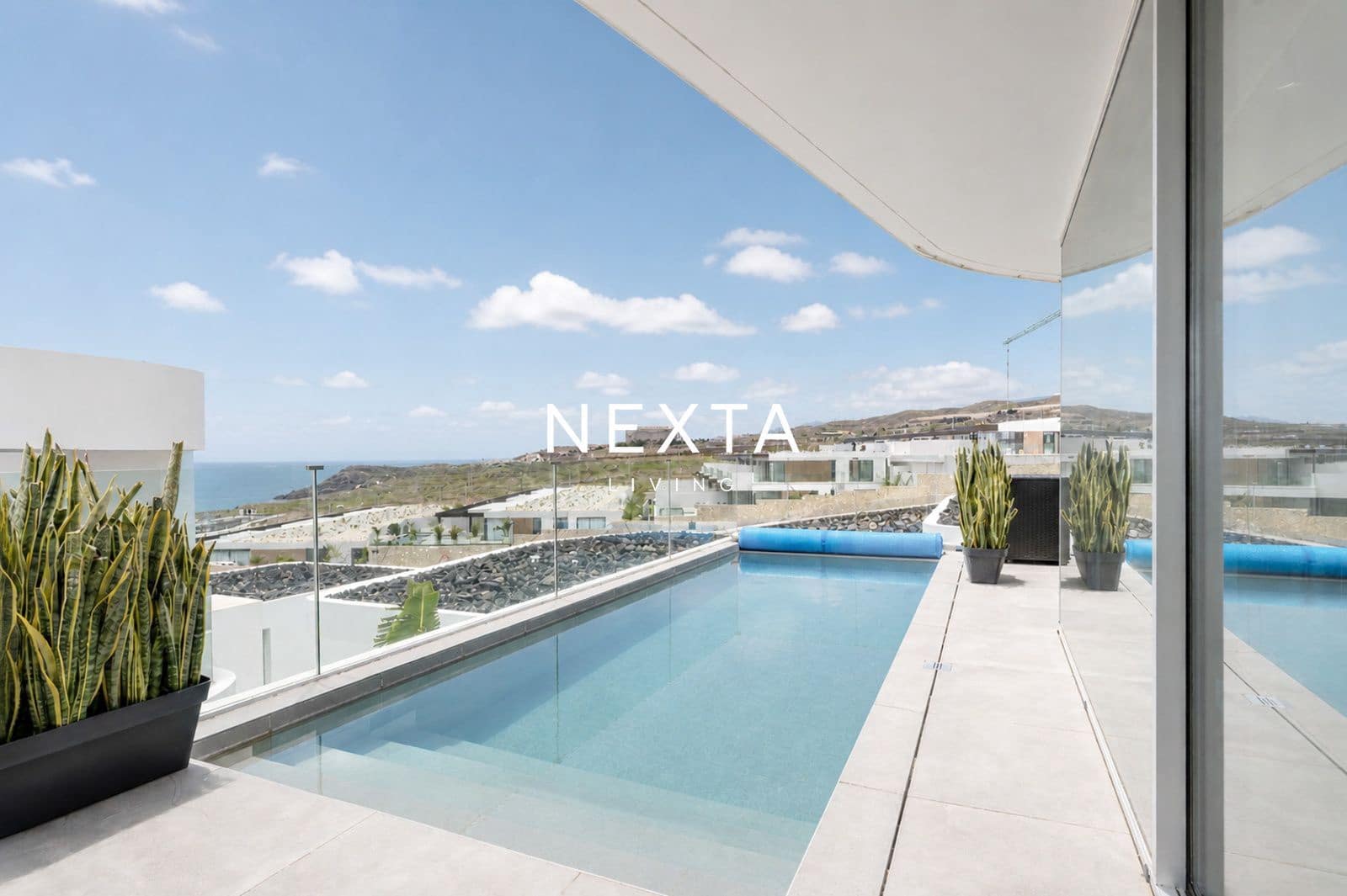 4 bedroom Townhouse for sale in Callao Salvaje with pool garage - € 1,525,000 (Ref: 9820911)