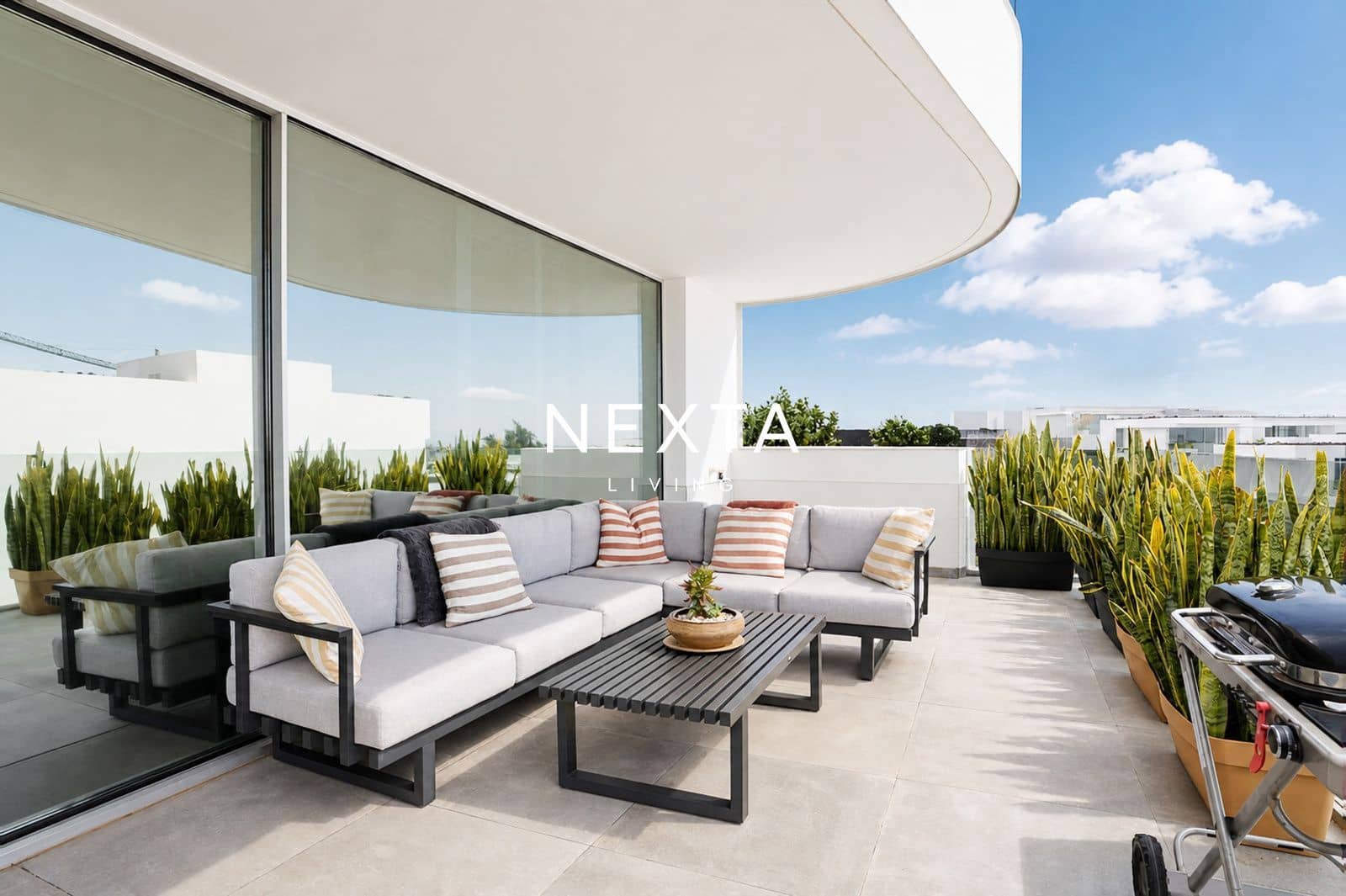 4 bedroom Townhouse for sale in Callao Salvaje with pool garage - € 1,525,000 (Ref: 9820911)