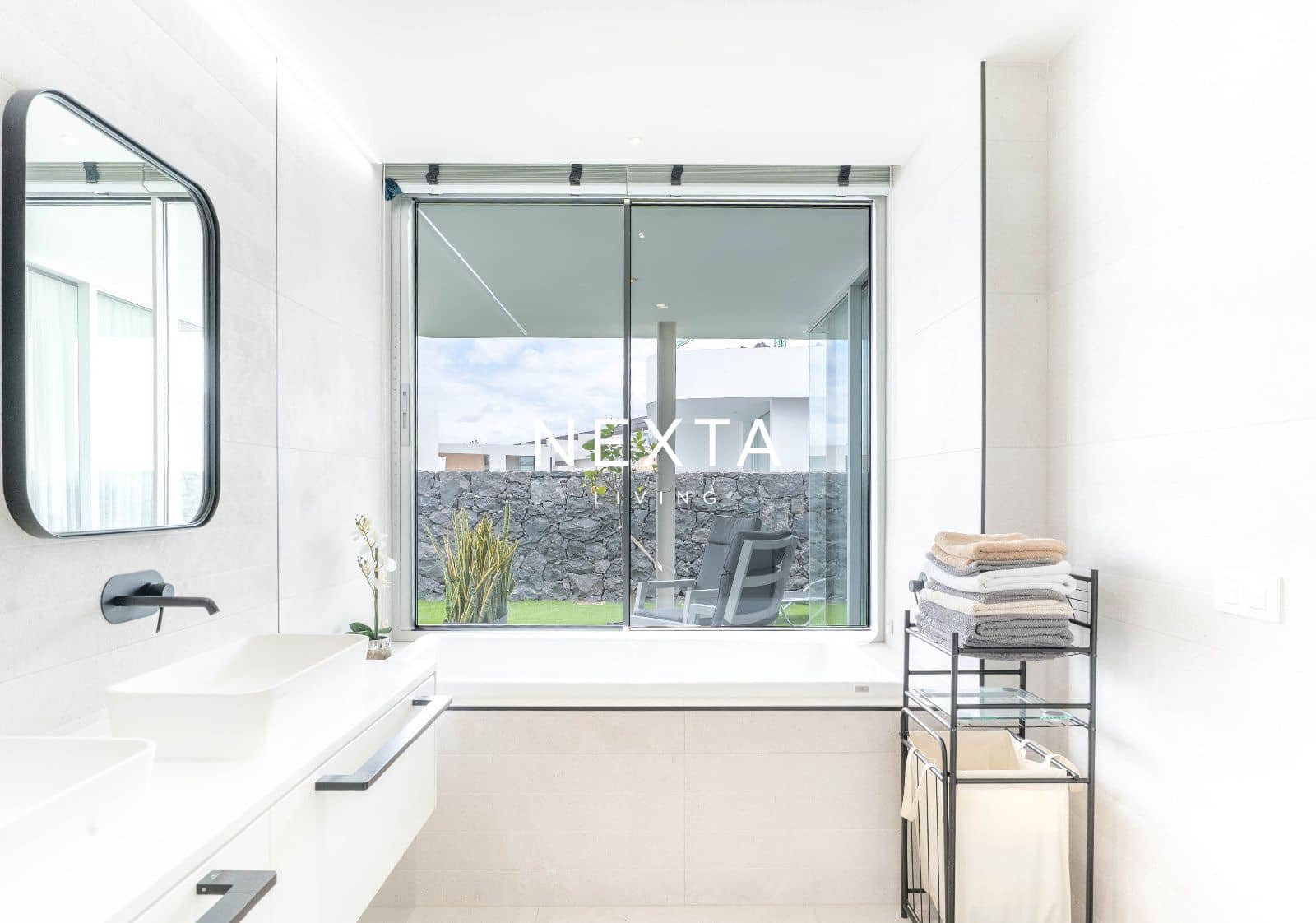4 bedroom Townhouse for sale in Callao Salvaje with pool garage - € 1,525,000 (Ref: 9820911)